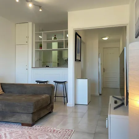 アパート 2 Bedroom With 2 Ac, Balcony And Ocean Views *
